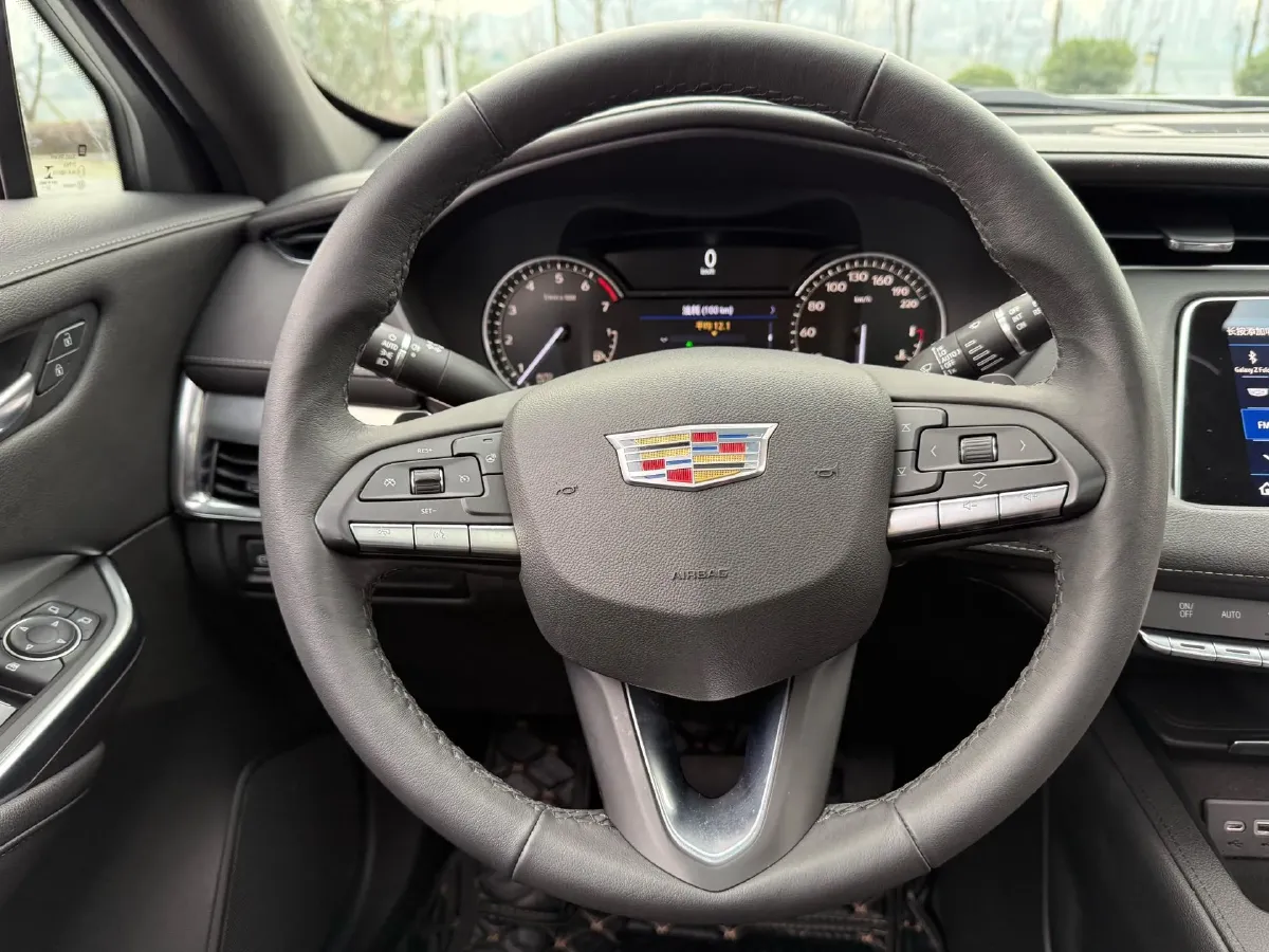 2021 Cadillac XT4 2.0T 237HP L4 9AT,autocango,china used car exporter,china ev exporter,chinese used car exporter,chinese used ev exporter