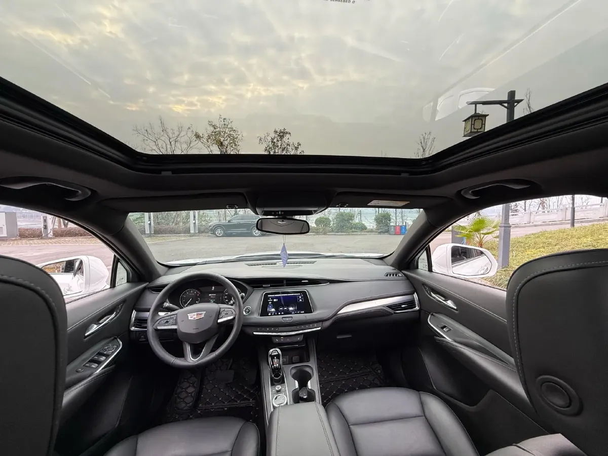 2021 Cadillac XT4 2.0T 237HP L4 9AT,autocango,china used car exporter,china ev exporter,chinese used car exporter,chinese used ev exporter