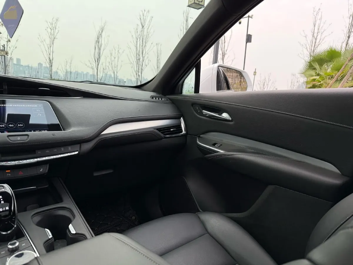 2021 Cadillac XT4 2.0T 237HP L4 9AT,autocango,china used car exporter,china ev exporter,chinese used car exporter,chinese used ev exporter