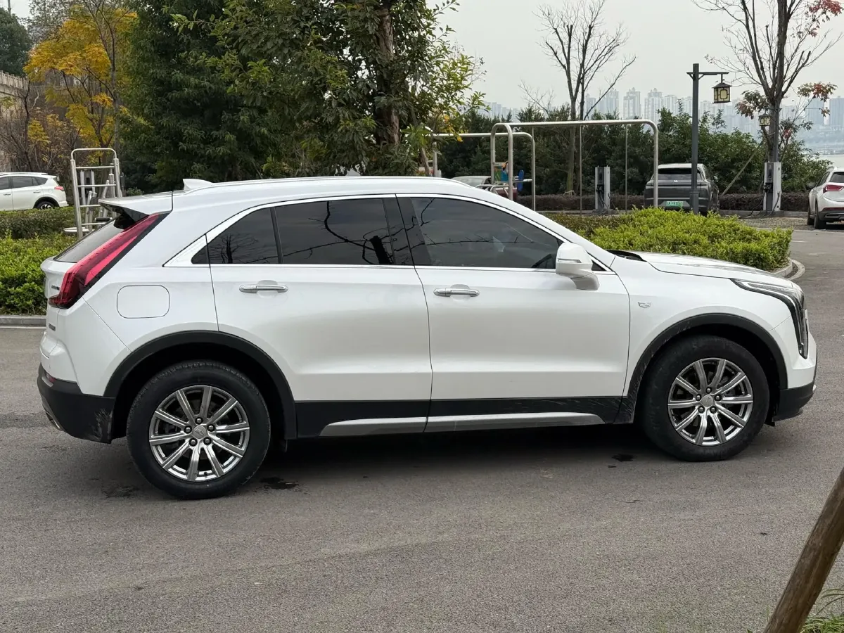 2021 Cadillac XT4 2.0T 237HP L4 9AT,autocango,china used car exporter,china ev exporter,chinese used car exporter,chinese used ev exporter