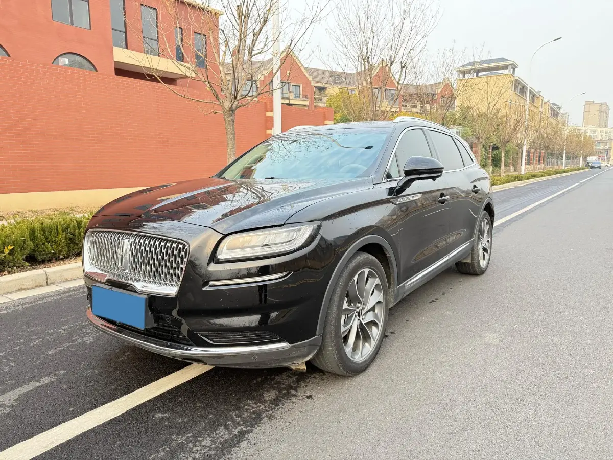 2021 Lincoln Nautilus 2.0T 245HP L4 8AT