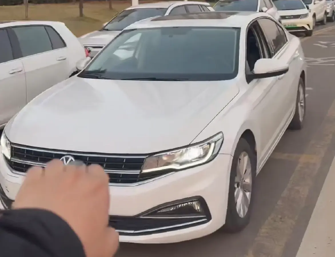 2020 Volkswagen Bora 1.5L 113HP L4 6AT