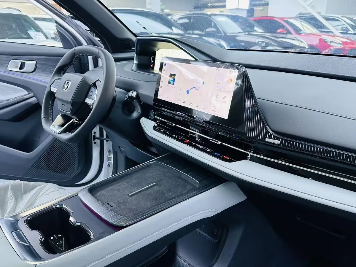 2025 ChangAn CS55PLUS PHEV 1.5L 98HP L4 E-CVT PHEV,autocango,china used car exporter,china ev exporter,chinese used car exporter,chinese used ev exporter