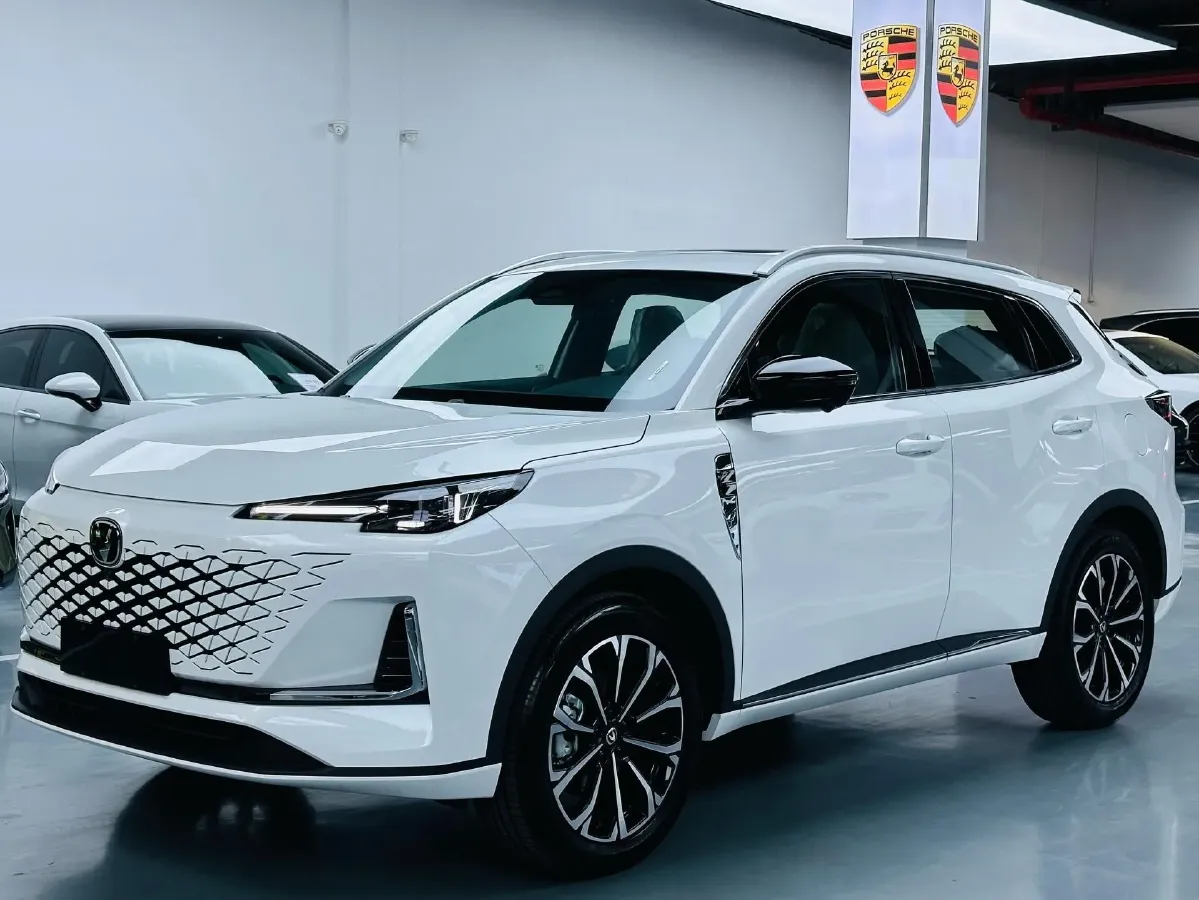 2025 ChangAn CS55PLUS PHEV 1.5L 98HP L4 E-CVT PHEV,autocango,china used car exporter,china ev exporter,chinese used car exporter,chinese used ev exporter