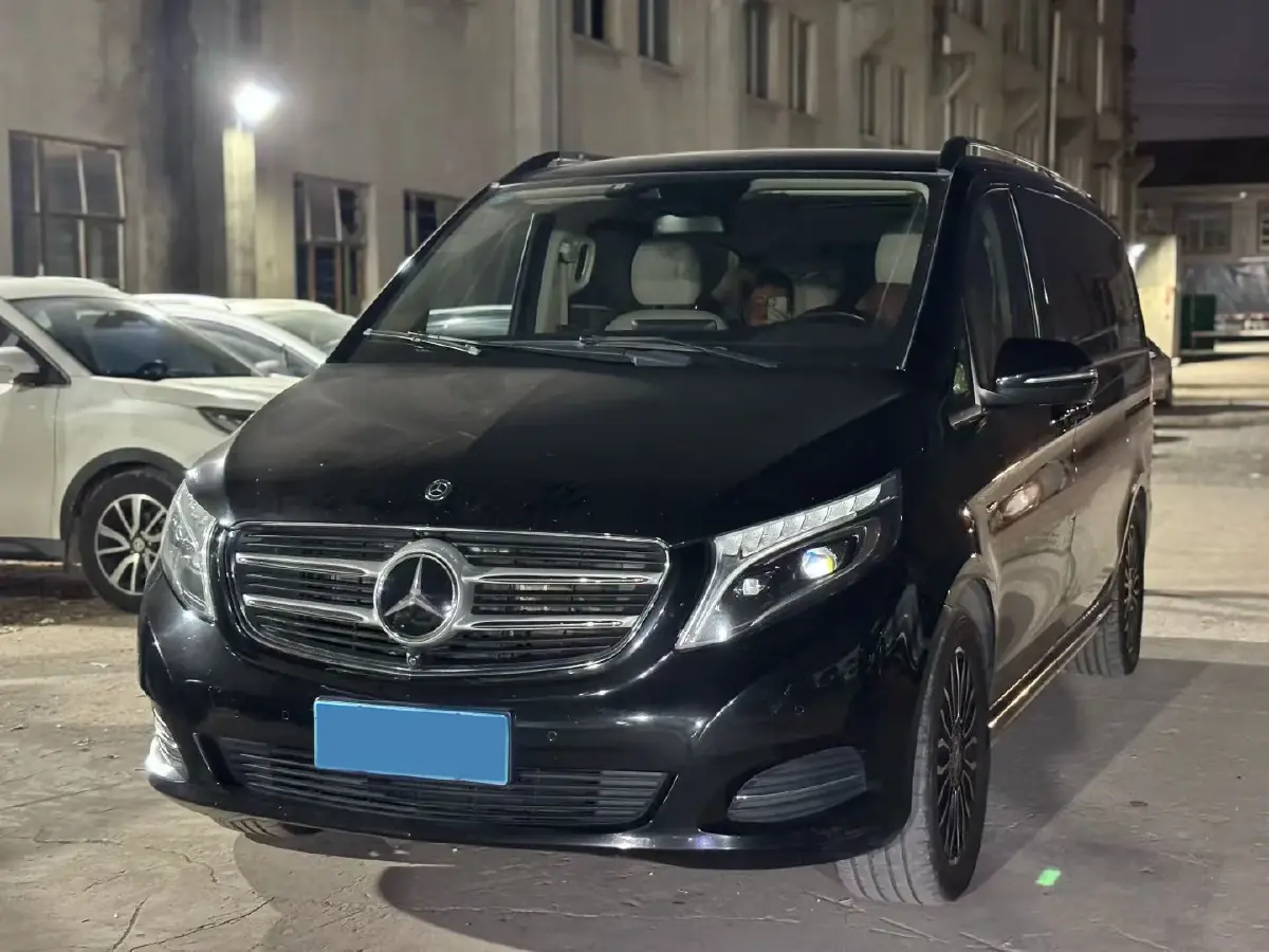 2018 Mercedes-Benz V Class 2.0T 211HP L4 7AT