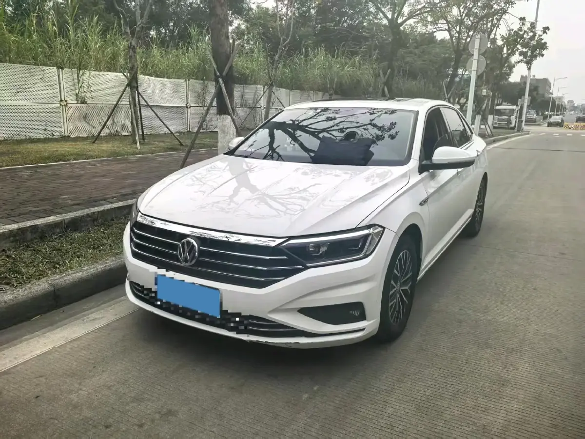 2021 Volkswagen Sagitar 1.2T 116HP L4 7DCT