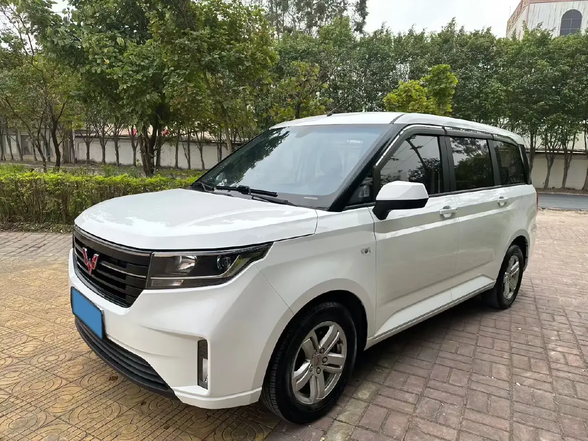 2019 WuLing HongGuang Plus 1.5T 147HP L4 6MT
