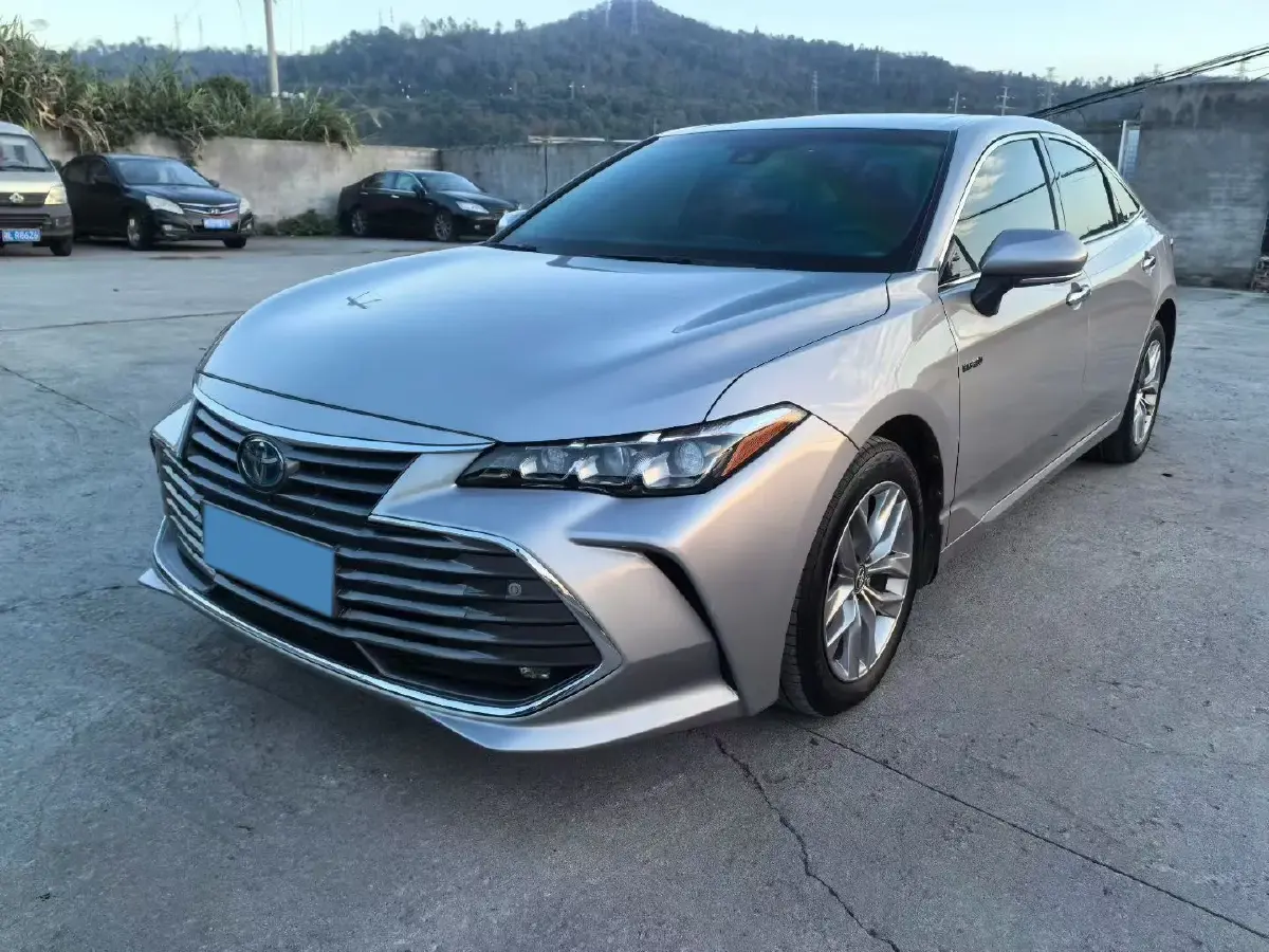 2019 Toyota Avalon 2.5L 178HP L4 E-CVT Hybrid