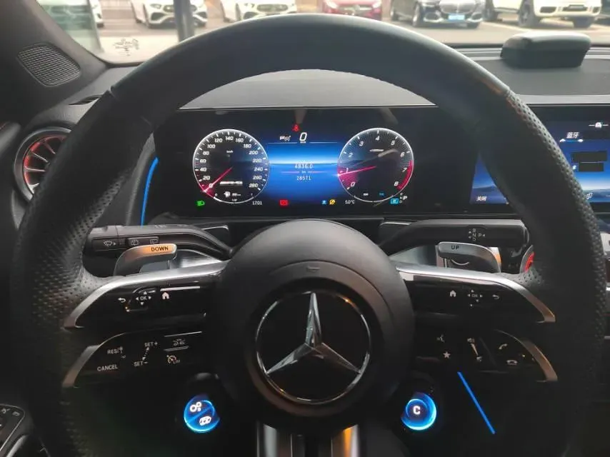 2024 Mercedes-Benz GLB AMG 2.0T 306HP L4 8DCT,autocango,china used car exporter,china ev exporter,chinese used car exporter,chinese used ev exporter