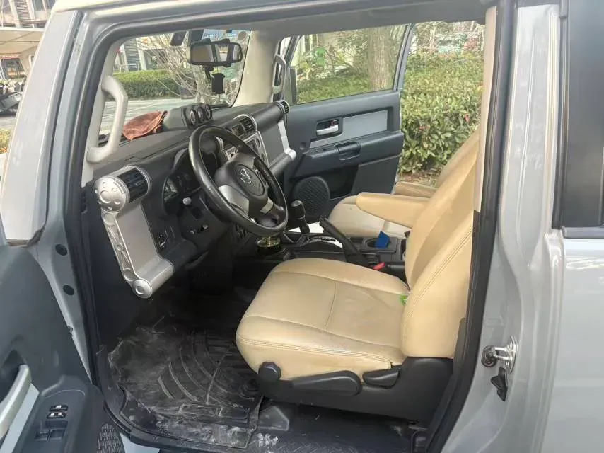 2013 Toyota FJ Cruiser 4.0L 272HP V6 5AT,autocango,china used car exporter,china ev exporter,chinese used car exporter,chinese used ev exporter