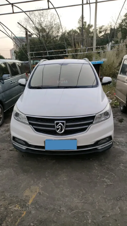 2019 BaoJun 730 1.5L 112HP L4 6MT,autocango,china used car exporter,china ev exporter,chinese used car exporter,chinese used ev exporter