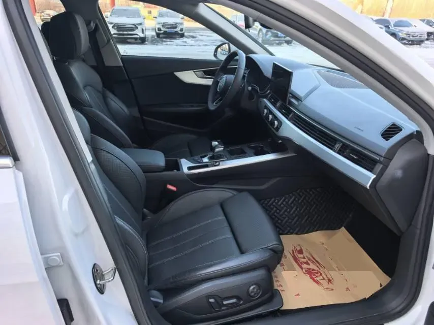 2021 Audi A4L 2.0T 190HP L4 7DCT,autocango,china used car exporter,china ev exporter,chinese used car exporter,chinese used ev exporter