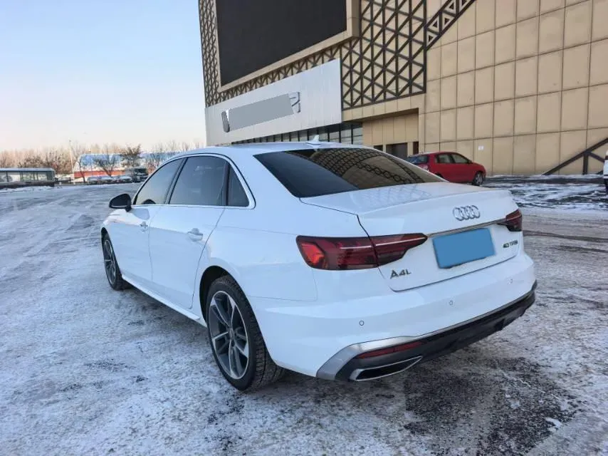 2021 Audi A4L 2.0T 190HP L4 7DCT,autocango,china used car exporter,china ev exporter,chinese used car exporter,chinese used ev exporter