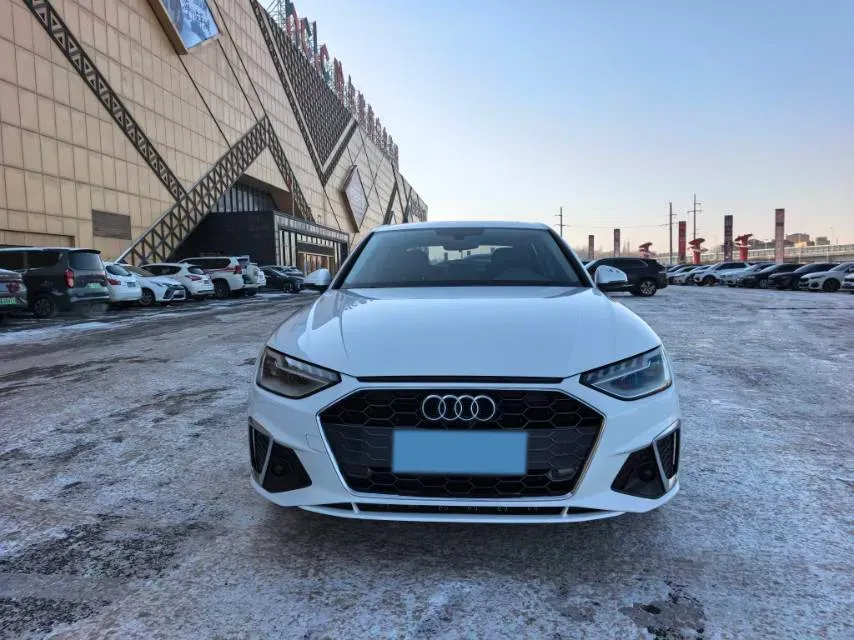 2021 Audi A4L 2.0T 190HP L4 7DCT,autocango,china used car exporter,china ev exporter,chinese used car exporter,chinese used ev exporter
