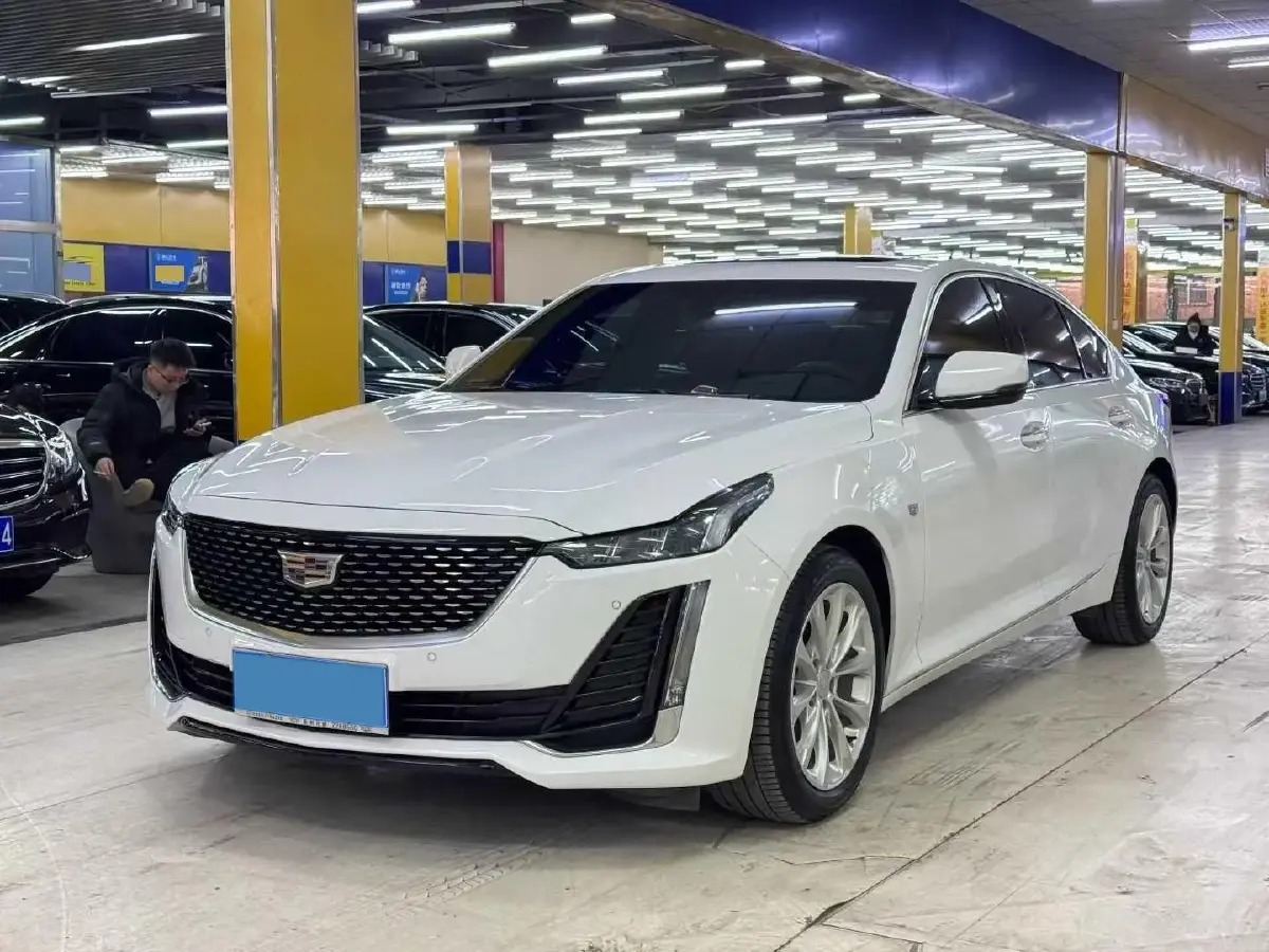 2022 Cadillac CT5 2.0T 237HP L4 10AT