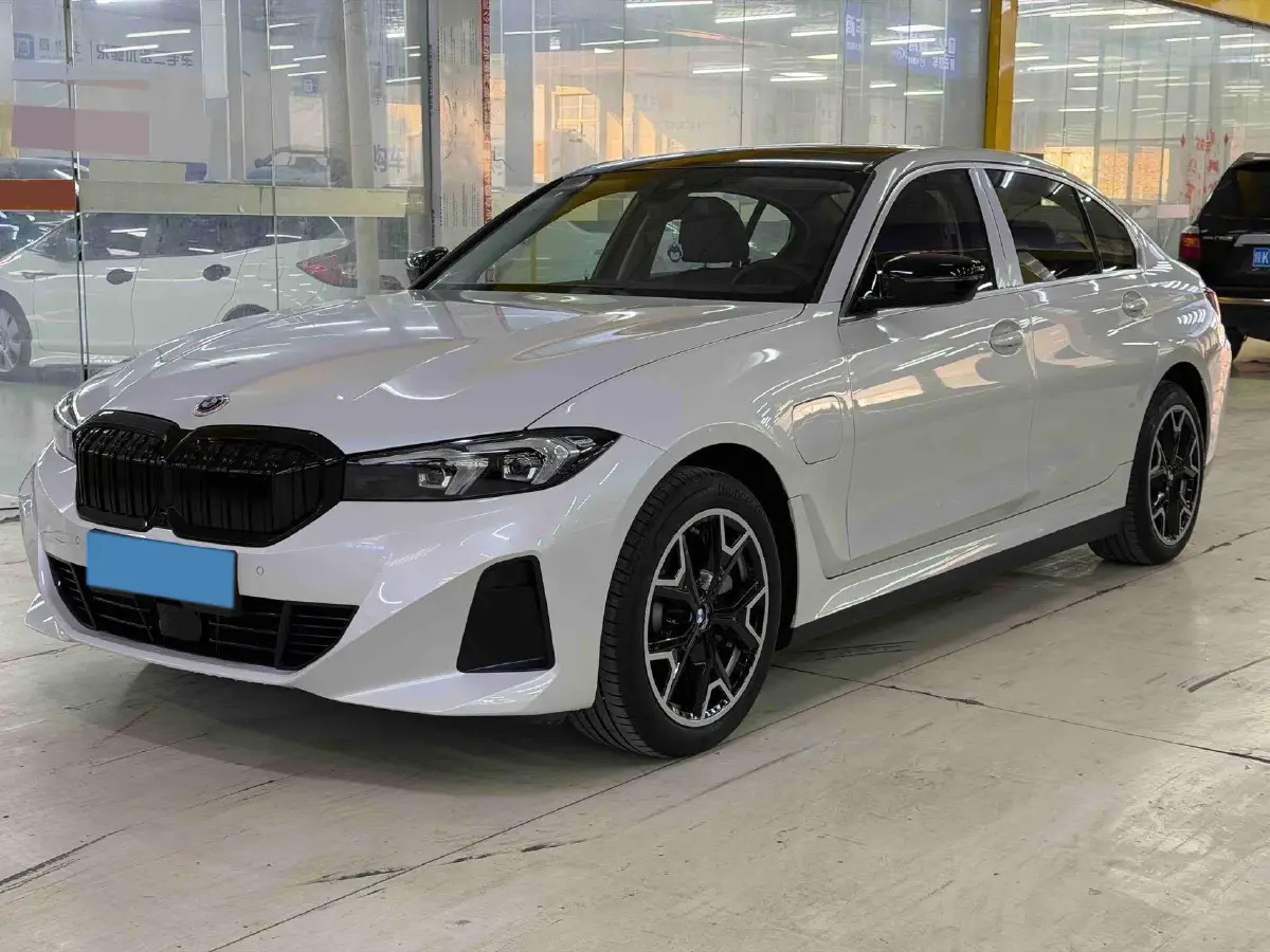 2025 BMW i3 BEV 70KWH