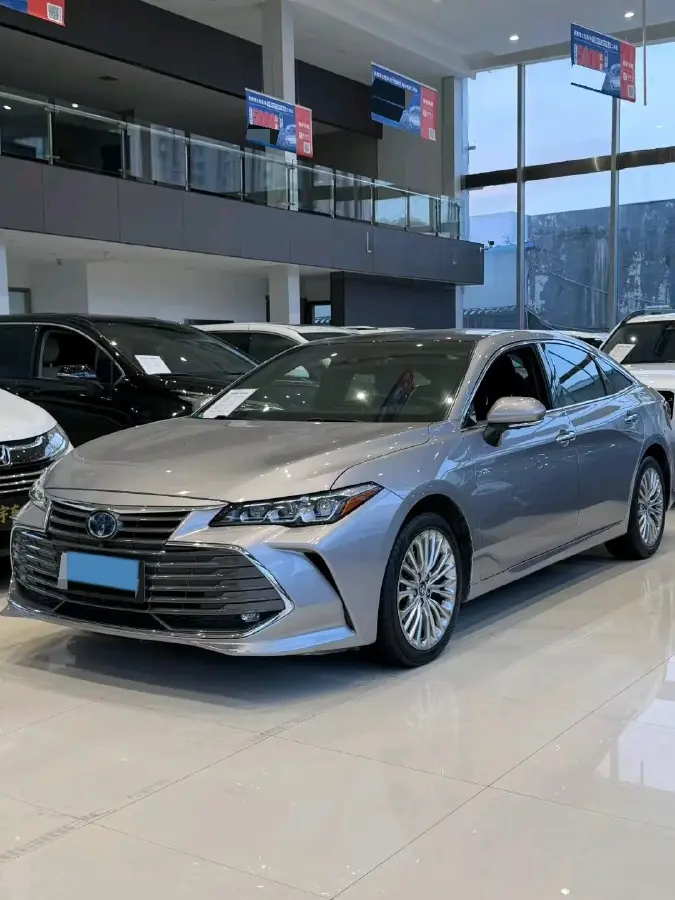 2019 Toyota Avalon 2.5L 178HP L4 E-CVT Hybrid