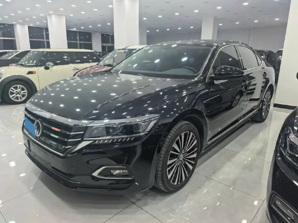 2020 Volkswagen Passat 2.0T 220HP L4 7DCT