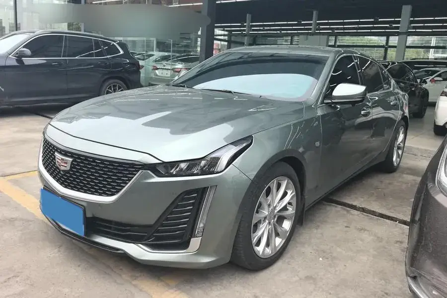 2022 Cadillac CT5 2.0T 237HP L4 10AT