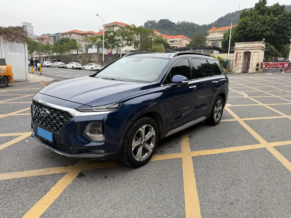 2019 Hyundai Santafe 2.0T 240HP L4 8AT