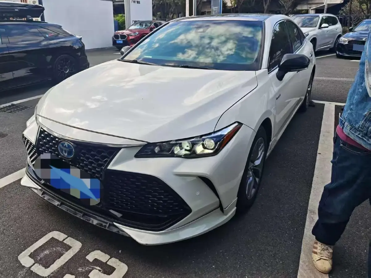 2019 Toyota Avalon 2.5L 178HP L4 E-CVT Hybrid