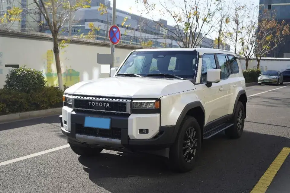 2024 Toyota Land Cruiser Prado 2.4T 282HP L4 8AT Hybrid