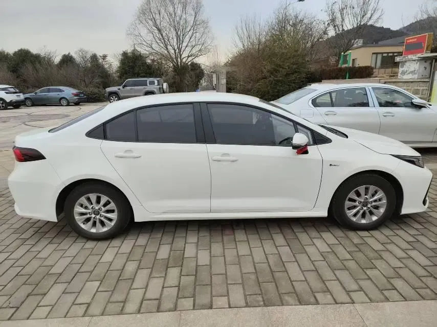 2025 Skyworth HT-i 1.5T 156HP L4 1DHT PHEV,autocango,china used car exporter,china ev exporter,chinese used car exporter,chinese used ev exporter