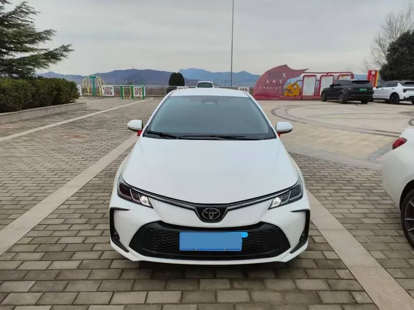 2025 Skyworth HT-i 1.5T 156HP L4 1DHT PHEV,autocango,china used car exporter,china ev exporter,chinese used car exporter,chinese used ev exporter