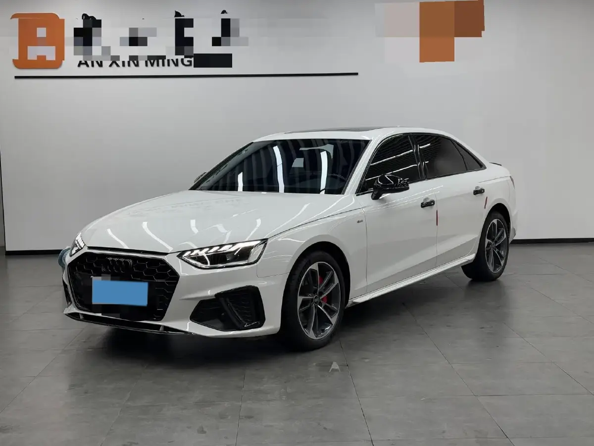 2022 Audi A4L 2.0T 190HP L4 7DCT
