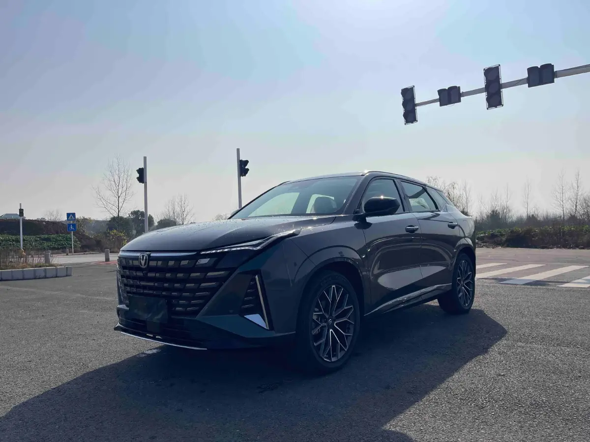 2025 ChangAn UNI-Z 1.5T 188HP L4 7DCT