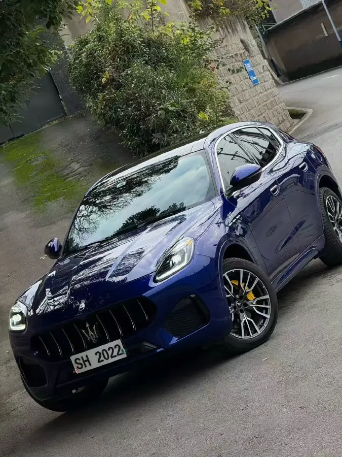 2022 Maserati Levante 2.0T 330HP L4 8AT