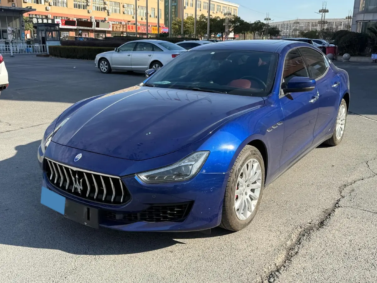 2021 Maserati Ghibli 2.0T 330HP L4 8AT