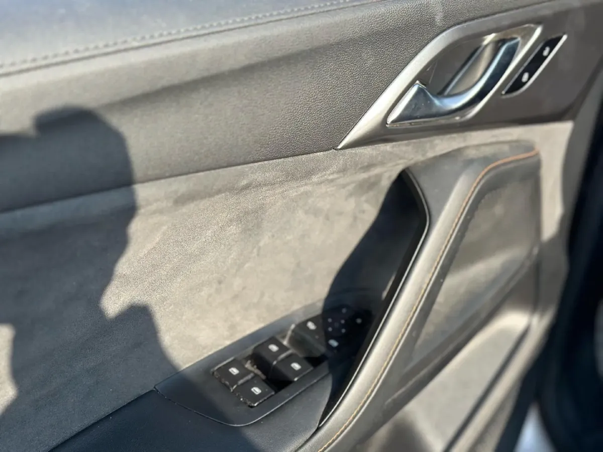 2024 Roewe D5X DMH 1.5T 150HP L4 2DHT PHEV 21.4KWH,autocango,china used car exporter,china ev exporter,chinese used car exporter,chinese used ev exporter