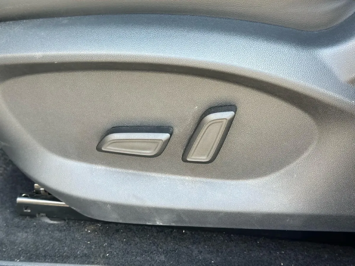 2024 Roewe D5X DMH 1.5T 150HP L4 2DHT PHEV 21.4KWH,autocango,china used car exporter,china ev exporter,chinese used car exporter,chinese used ev exporter