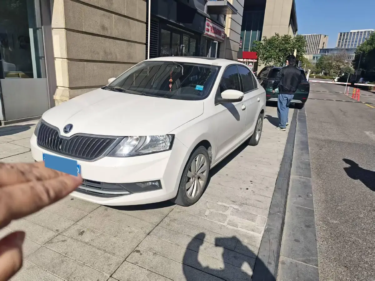 2019 Skoda Rapid Spaceback 1.5L 110HP L4 6AT