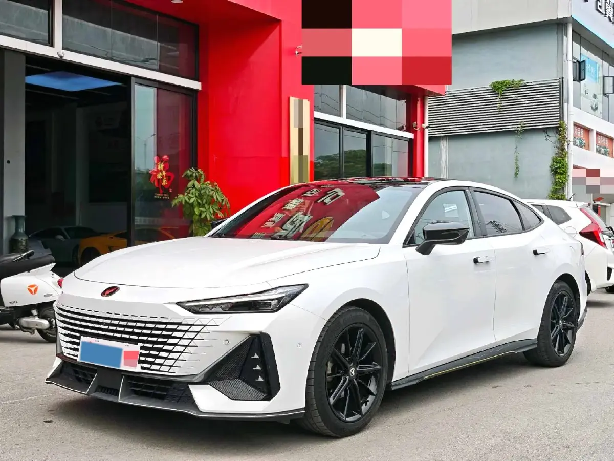 2022 ChangAn UNI-V 1.5T 188HP L4 7DCT