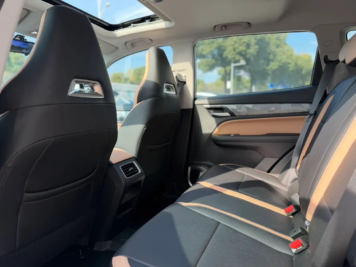 2024 Geely OkavangoPRO 1.5T 181HP L4 7DCT,autocango,china used car exporter,china ev exporter,chinese used car exporter,chinese used ev exporter