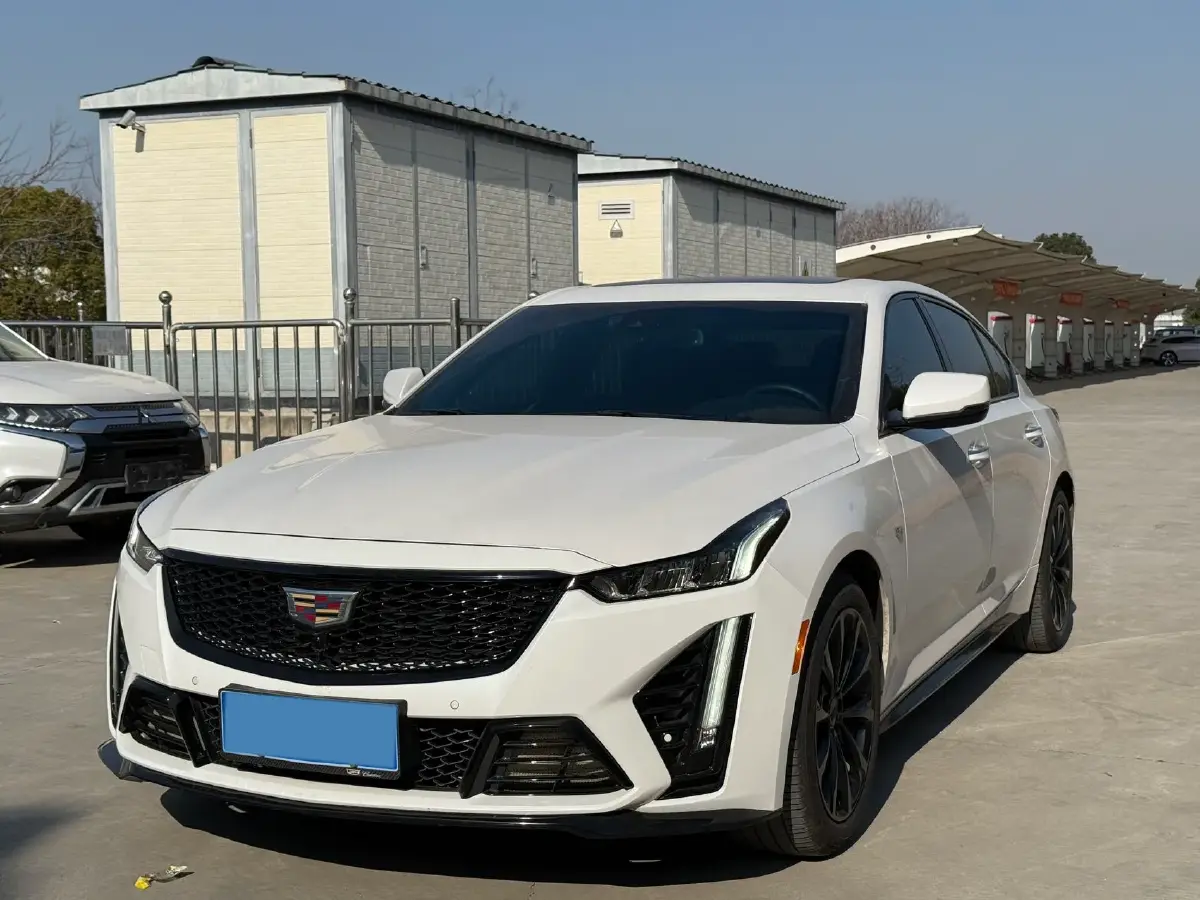 2023 Cadillac CT5 2.0T 237HP L4 10AT