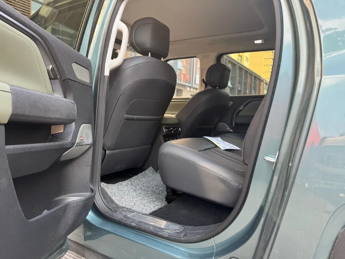 2025 MAXUS InterstellarX 2.5T 224HP L4 8AT,autocango,china used car exporter,china ev exporter,chinese used car exporter,chinese used ev exporter