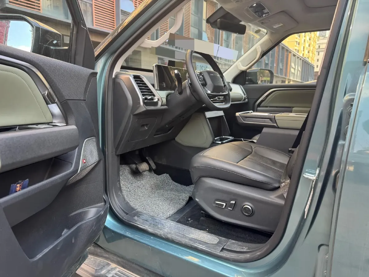 2025 MAXUS InterstellarX 2.5T 224HP L4 8AT,autocango,china used car exporter,china ev exporter,chinese used car exporter,chinese used ev exporter