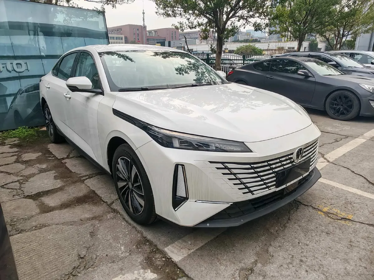 2025 ChangAn EadoPHEV 1.5L 98HP L4 E-CVT PHEV,autocango,china used car exporter,china ev exporter,chinese used car exporter,chinese used ev exporter