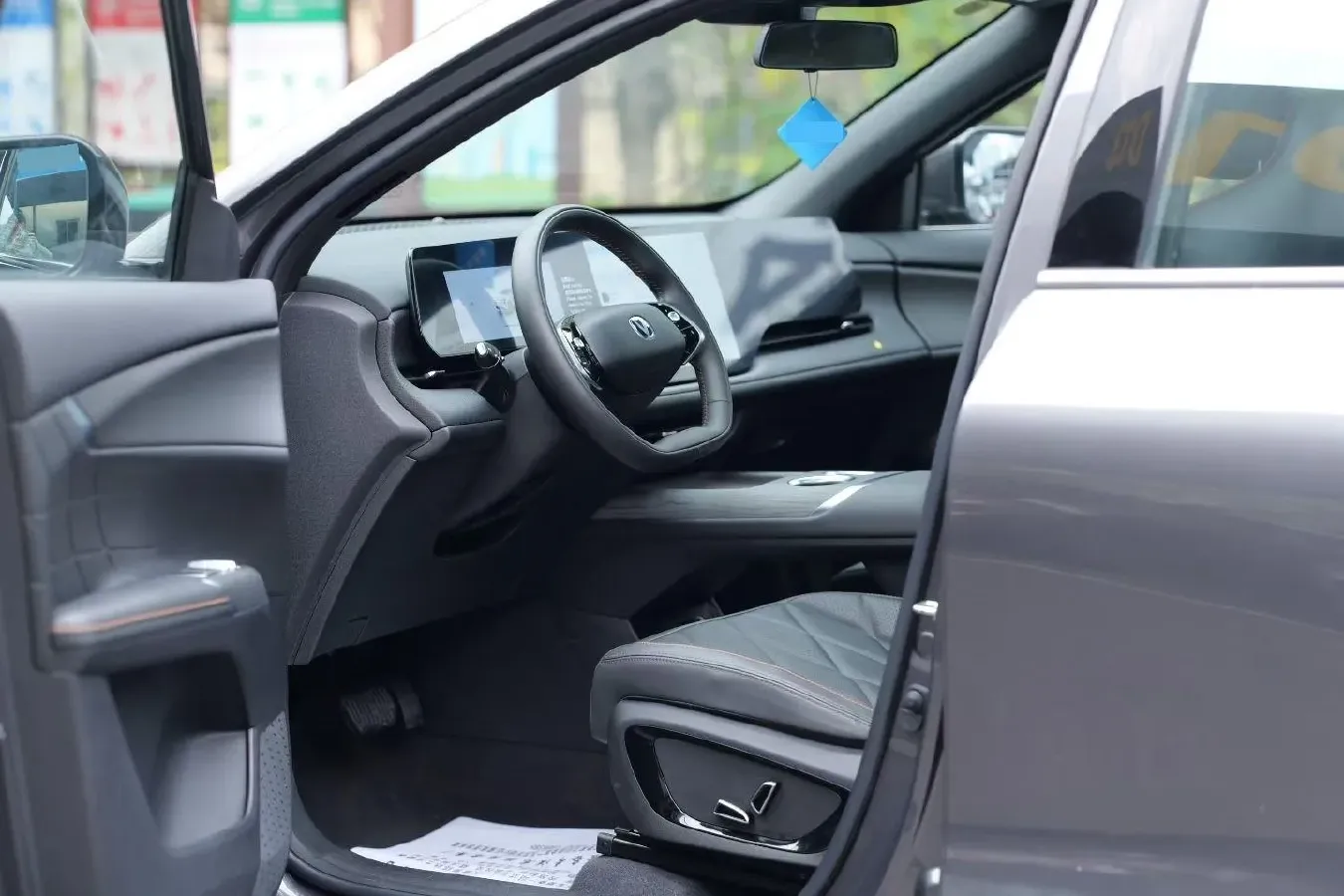 2025 ChangAn CS75 Plus 2.0T 233HP L4 8AT,autocango,china used car exporter,china ev exporter,chinese used car exporter,chinese used ev exporter