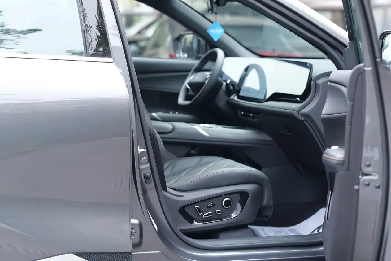 2025 ChangAn CS75 Plus 2.0T 233HP L4 8AT,autocango,china used car exporter,china ev exporter,chinese used car exporter,chinese used ev exporter