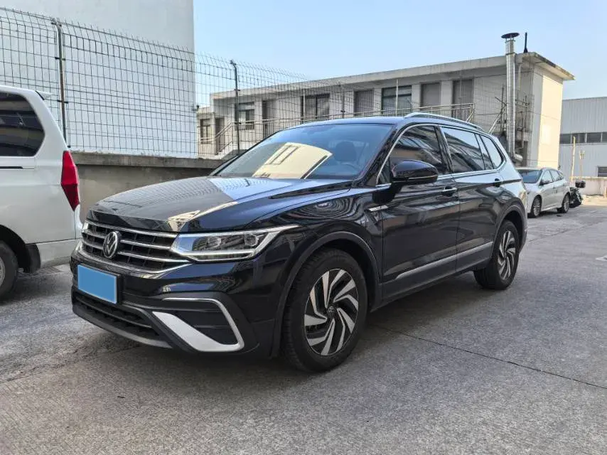 2023 Volkswagen Tiguan L 2.0T 186HP L4 7DCT