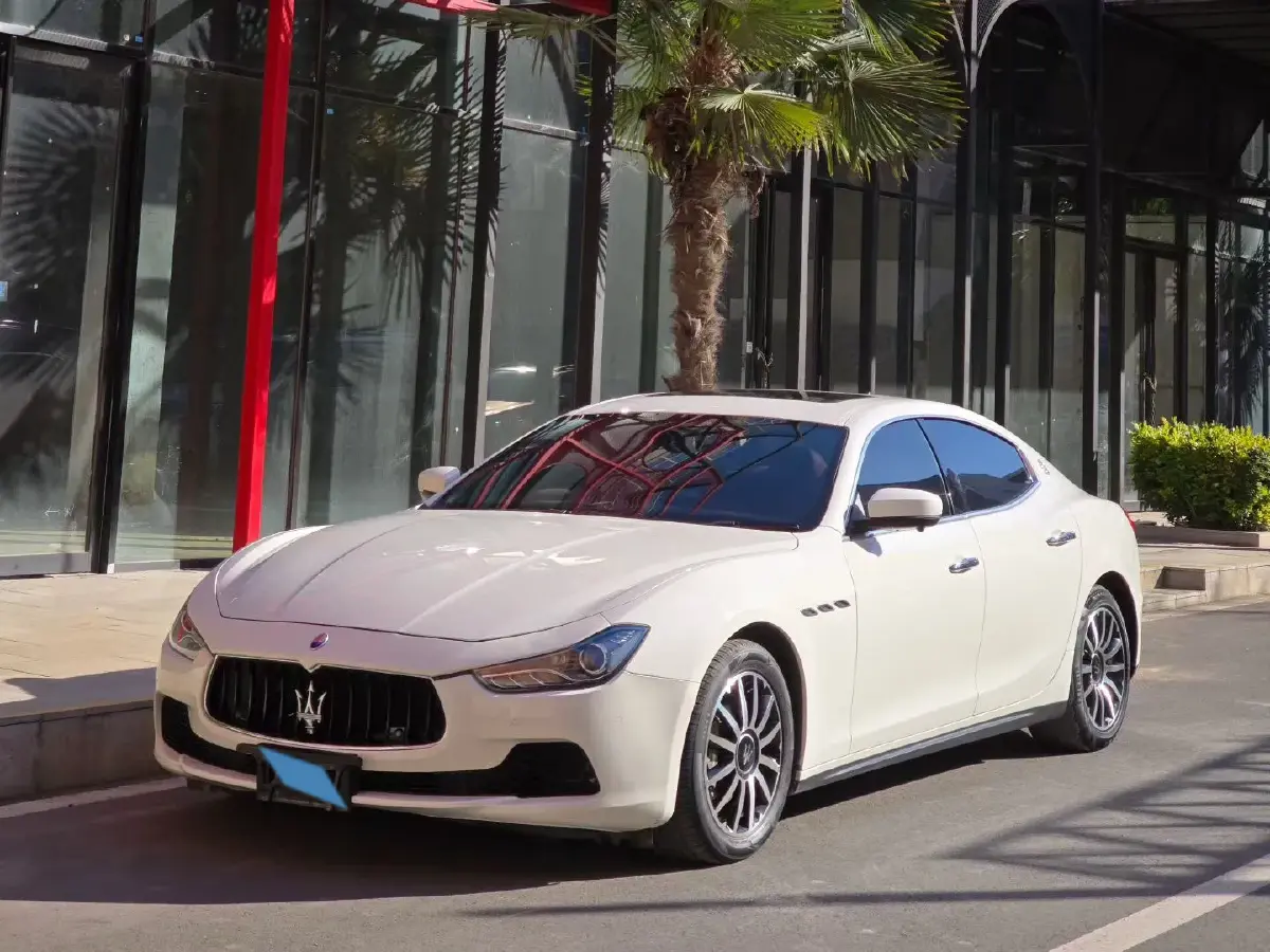 2017 Maserati Ghibli 3.0T 350HP V6 8AT