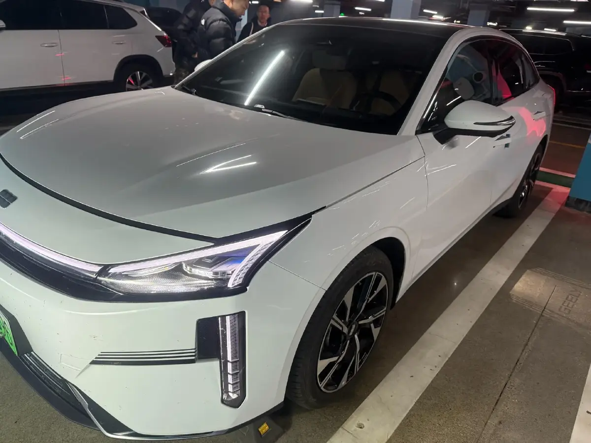 2023 Geely Galaxy L6 1.5T 163HP L4 3DHT PHEV