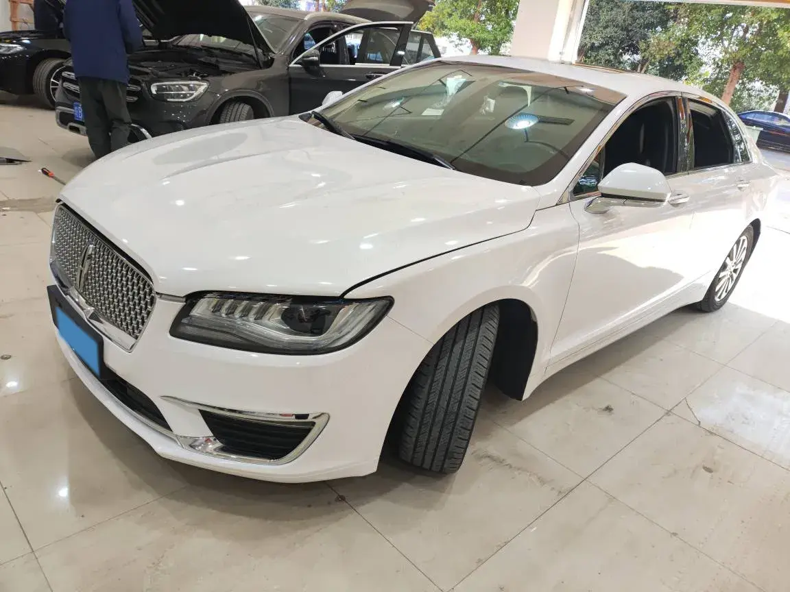 2018 Lincoln MKZ 2.0T 203HP L4 6AT