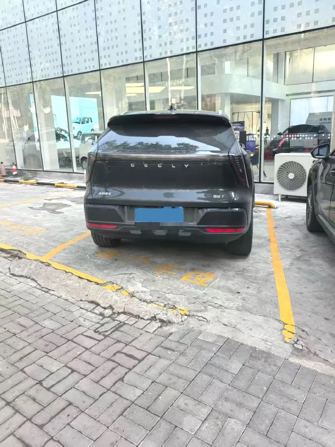 2025 Geely StarRay 1.5T 181HP L4 7DCT,autocango,china used car exporter,china ev exporter,chinese used car exporter,chinese used ev exporter