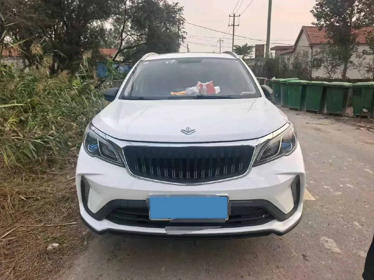 2022 Livan X3 PRO 1.5L 113HP L4 5MT,autocango,china used car exporter,china ev exporter,chinese used car exporter,chinese used ev exporter