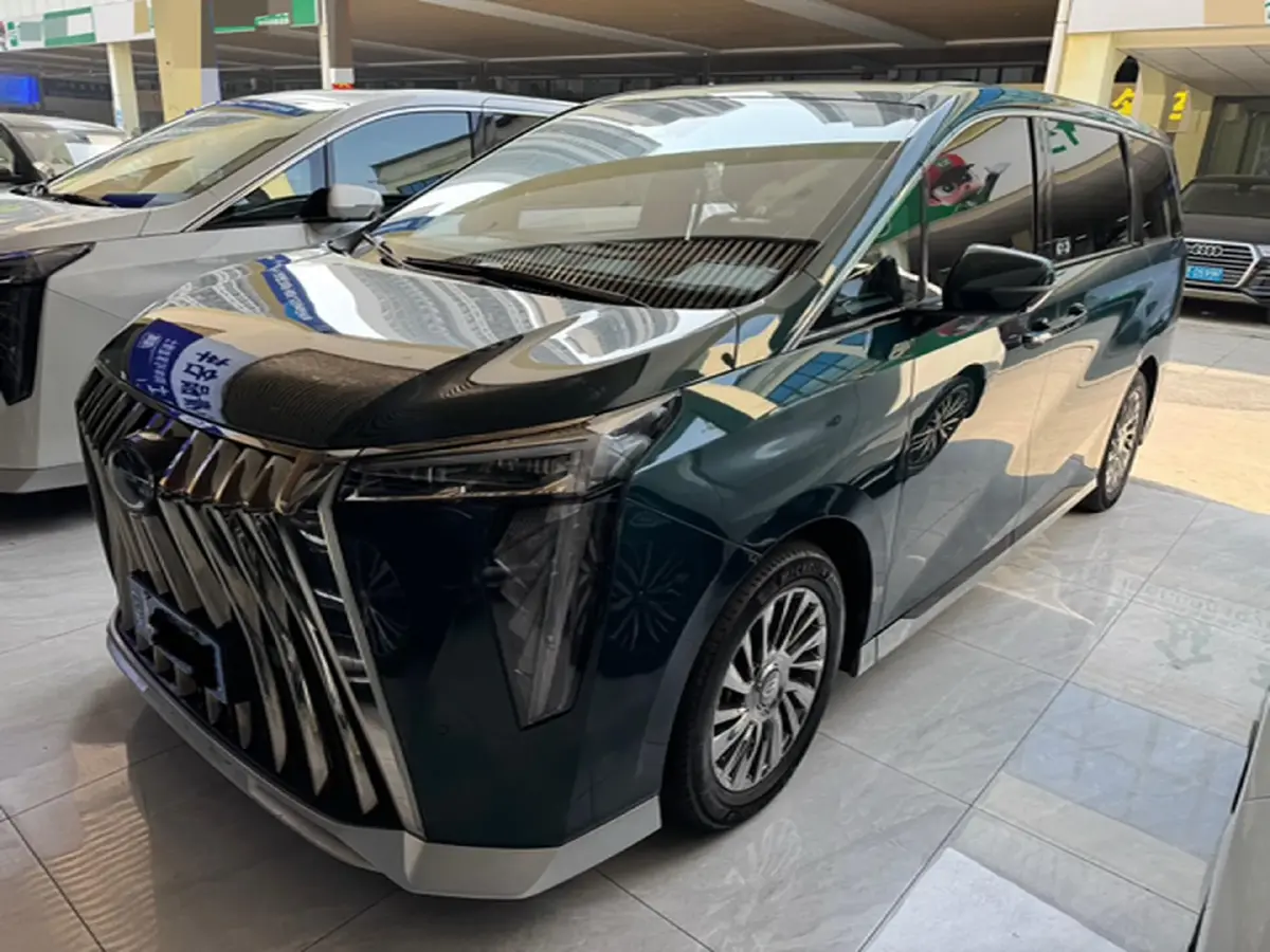 2023 GAC Trumpchi M8 2.0T 190HP L4 E-CVT Hybrid